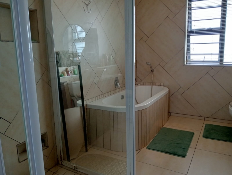 To Let 3 Bedroom Property for Rent in Cashan North West